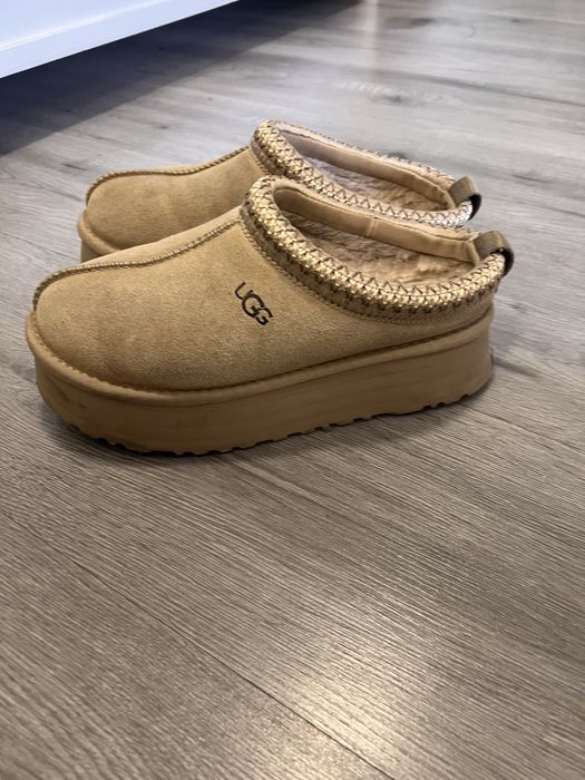 Ugg tazz crem in stare foarte buna