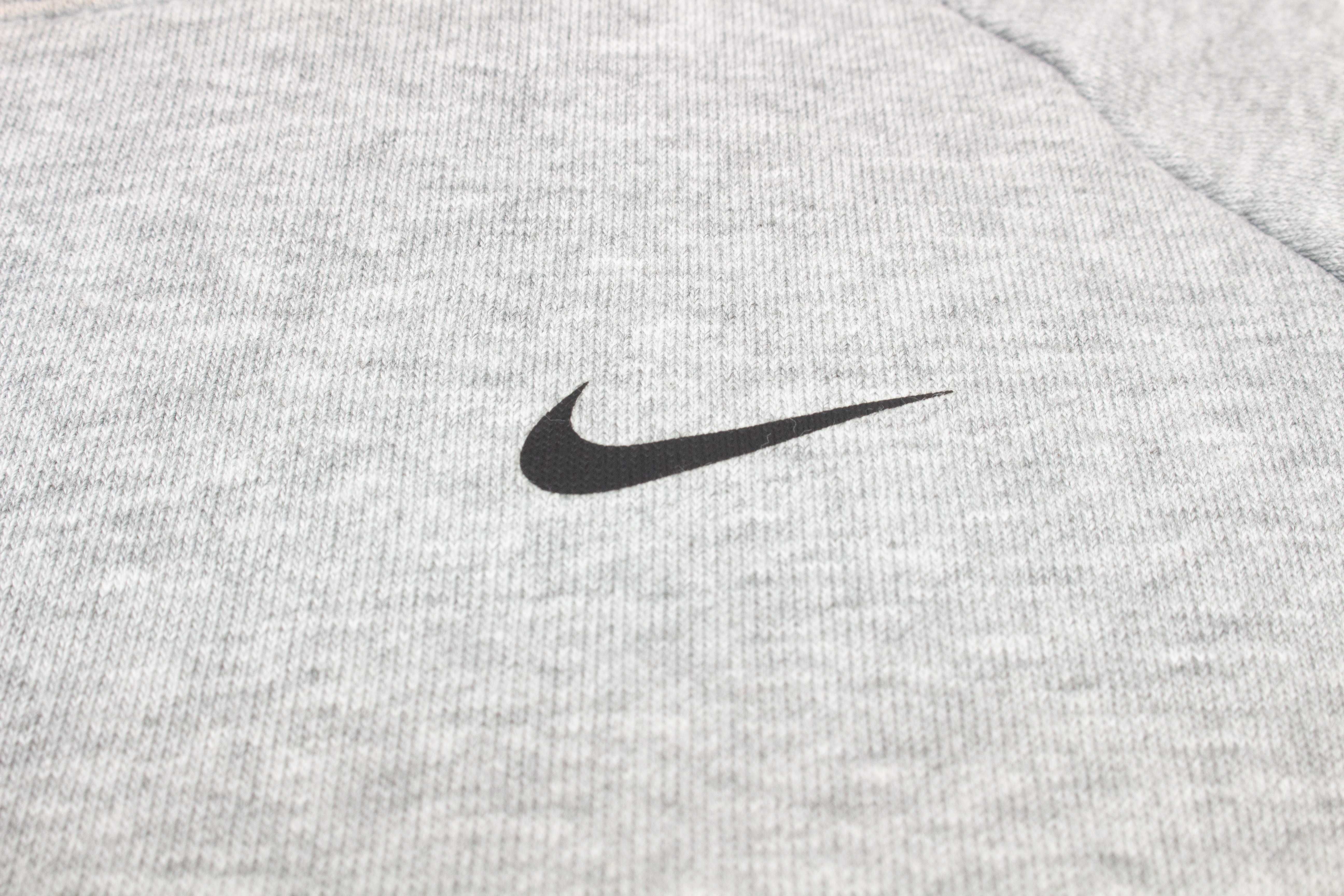 Nike оригиналнен дамски суичър дупки на гърба голямо лого пуловер S
