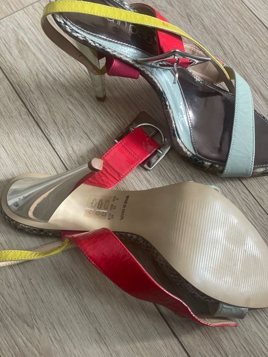 Маркови чисто нови сандали на ток