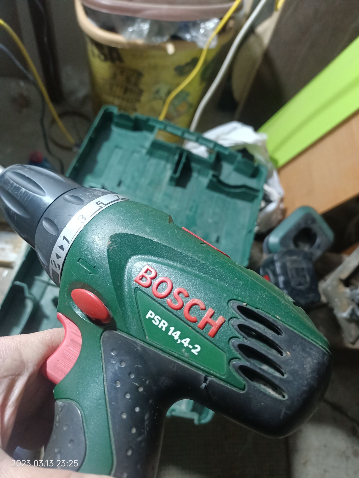 Filetanta bosch PSR 14,4 cu trusa ,incarcator si 2 acumulatori slabi