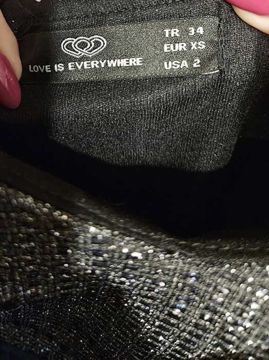 Два броя дамски рокли