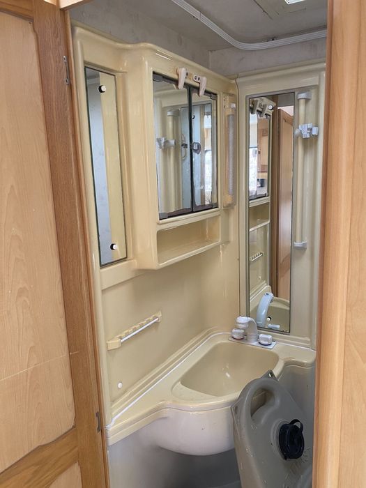 Перфектна петместна каравана "Elddis Avante 505" 2005г. с ФОРСЕЛТ!!!