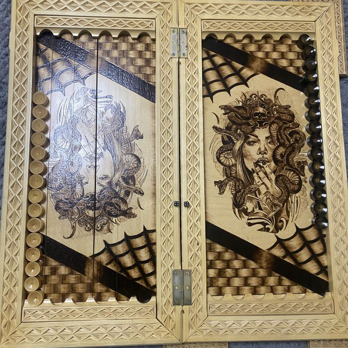 Продам нарды резные один минус лопнула вдоль можно исправить