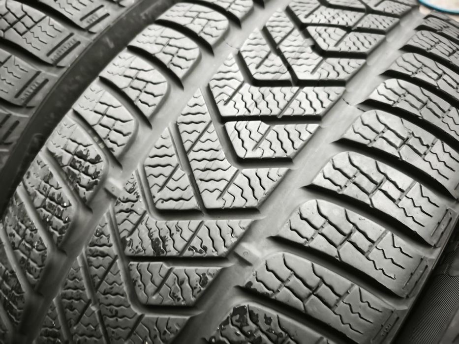 245/45/19" 4бр Pirelli sotozero3 winter, dot2022,6-7mm