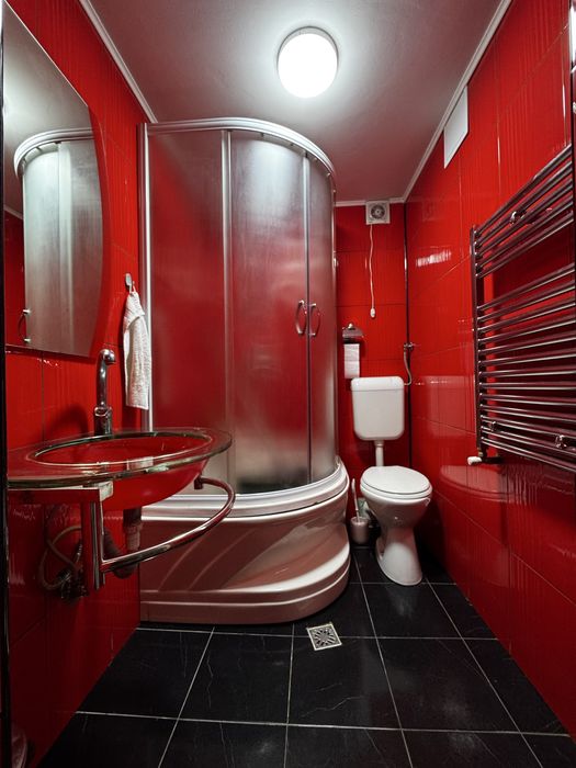 Afacere la cheie, Titu Perția Fagaras