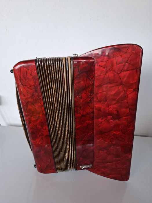 Acordeon Hohner verdi 96 basi