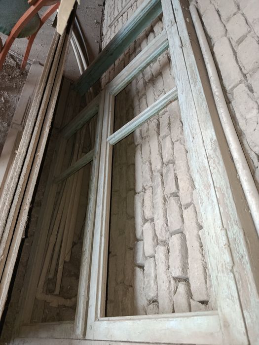 Рама оконная б/у