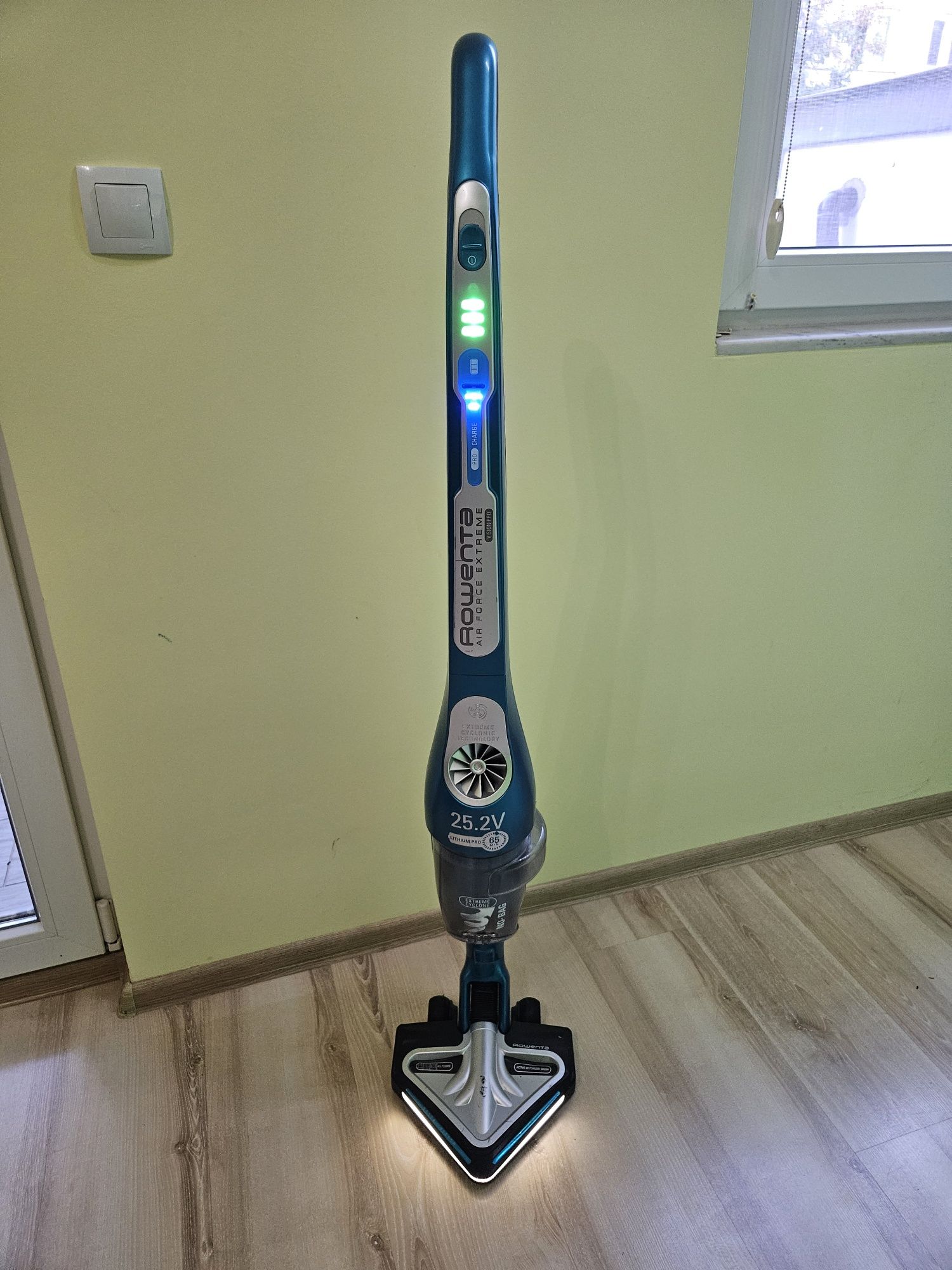 Вертикална Прахосмукачка rowenta air force extreme vision pro RH8872WO