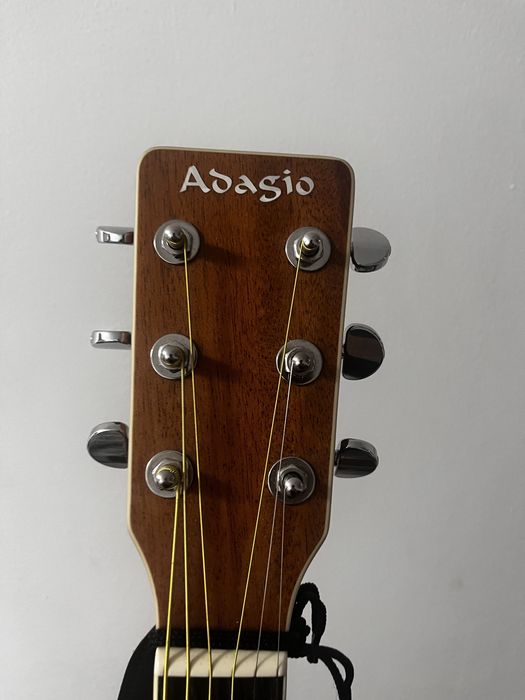 Гитара Adagio срочно продается