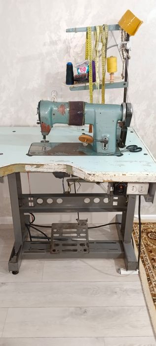 Продам промышленную швейную машинку
