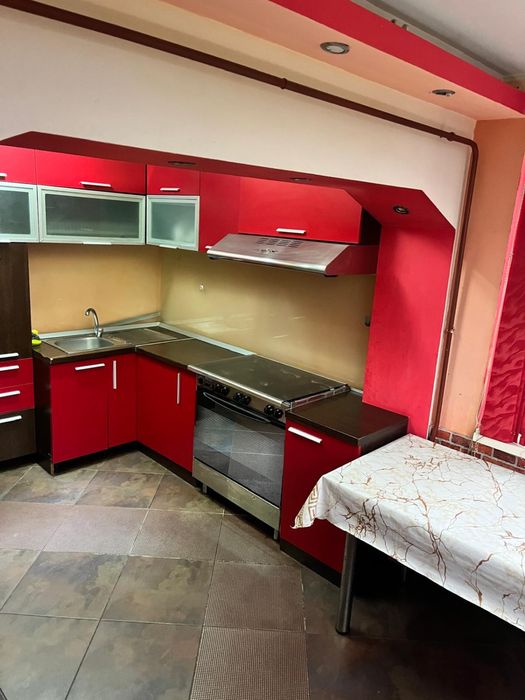 Inchiriez apartament