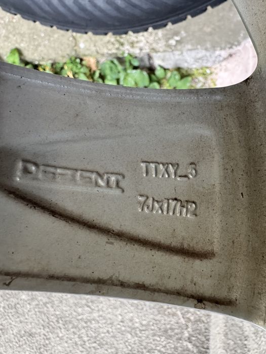 Set jante Dezent echipate cu Michelin de iarna pentru Toyota Rav4