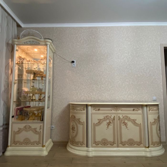 продам горку в гостиную