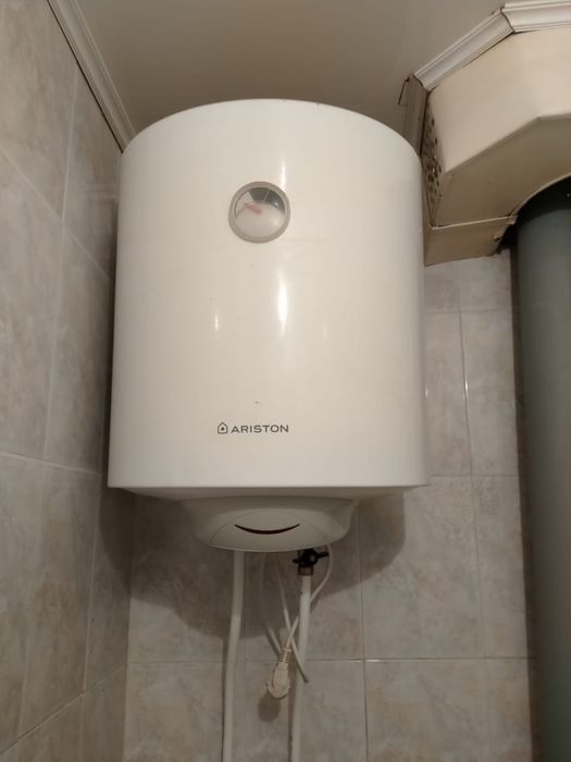 Бойлер (Ariston)
