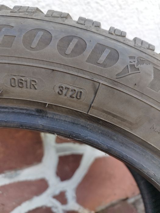 Зимни гуми 205/55/16 Good Year Ultra Grip 9+ .40 лв бр.