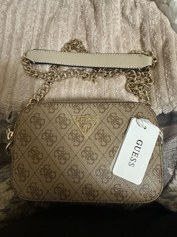 Дамски чанти guess