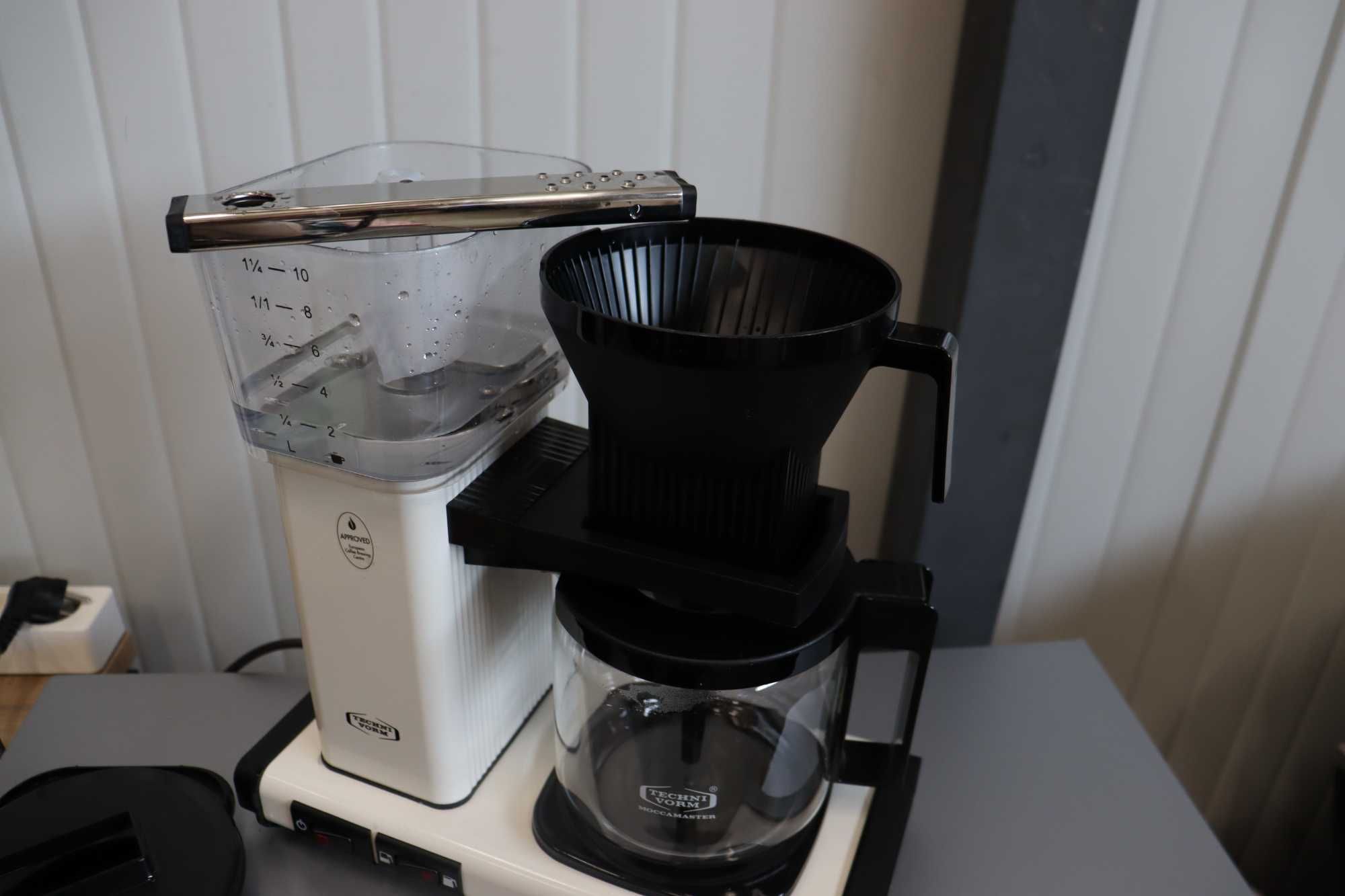 Moccamaster KBGV Select Кафемашина за 10 чаши, бяла, 40 унции, 1.25L
