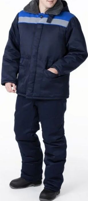 Спецодежда зимняя куртка с капюшоном и тёплые брюки
