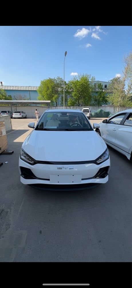BYD E2 LUX 2024-yil в наличии нотариус