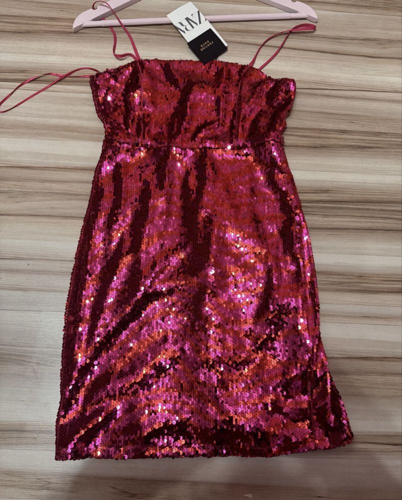 Zara рокли с етикет