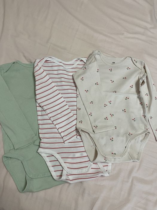 Set 3 body-uri cu maneca lunga H&M marime 2-3 ani