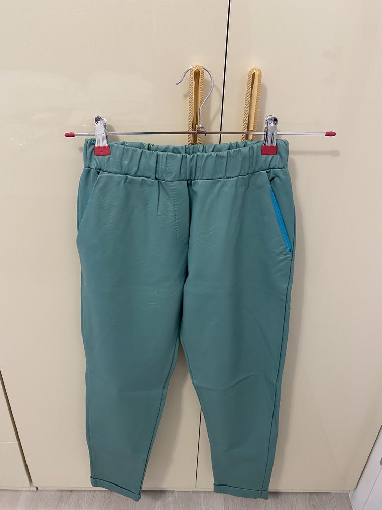 Pantaloni piele ecologica turcoise