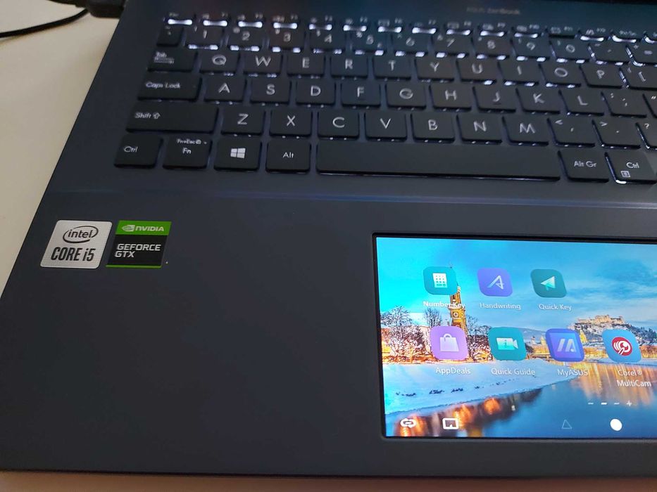 Vand Laptop ASUS touch screen cu placa video GeForce GTX 1650 Ti