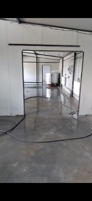 Executam lucrări de șlefuit și turnare mozaic