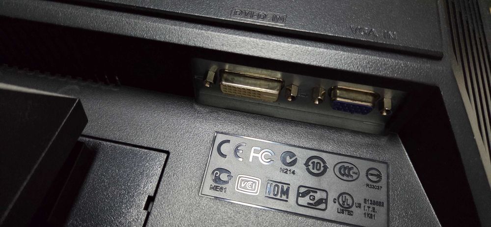 Lichidare stoc – Monitoare Acer V193 – stare excelentă