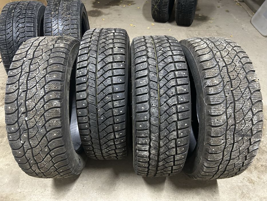 Р17/215/55 продам комплект резины в отличном состоянии