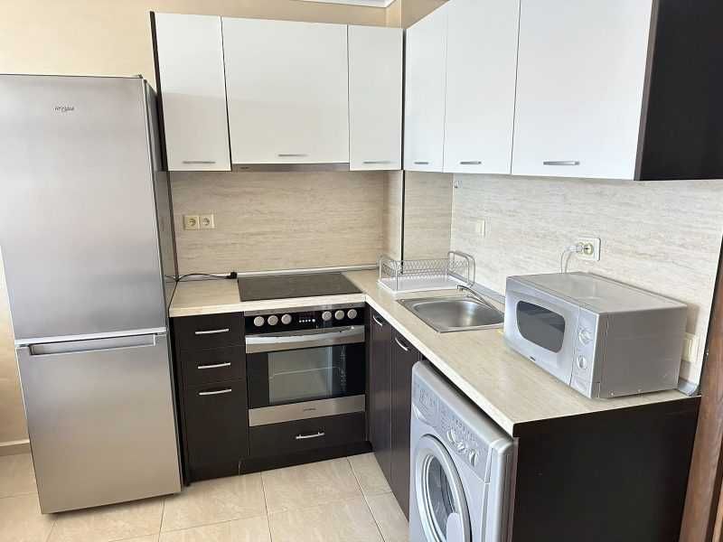 Дава се под наем Двустаен апартамент в Свети Влас - 60 кв.м за 255 € - Снимка #2
