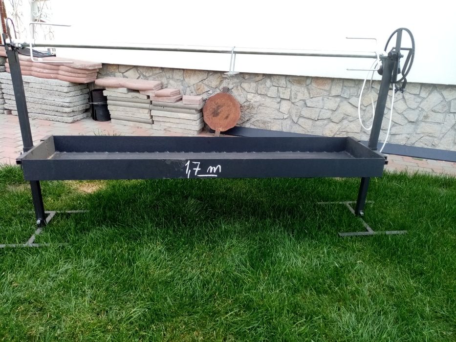 Rotisor electric cu trei viteze
