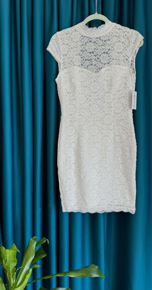 Бяла рокля NLY