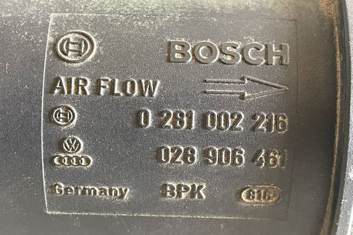 Debitmetru aer  Bosch 0281002216 / 028906461 Audi A6 4B/C5