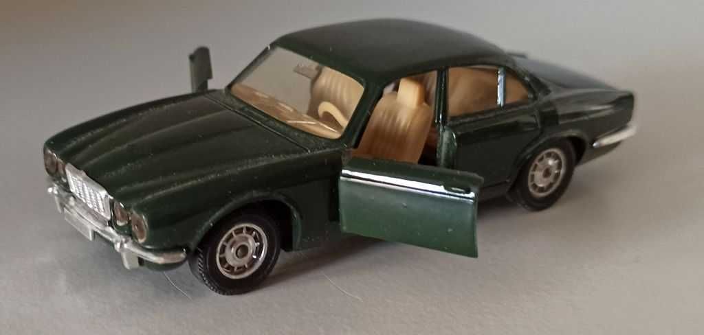 Macheta Jaguar XJ 12 1972 verde - Solido/Hachette 1/43