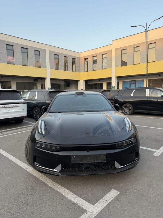 Zeekr 001 YOU qora 33.900$