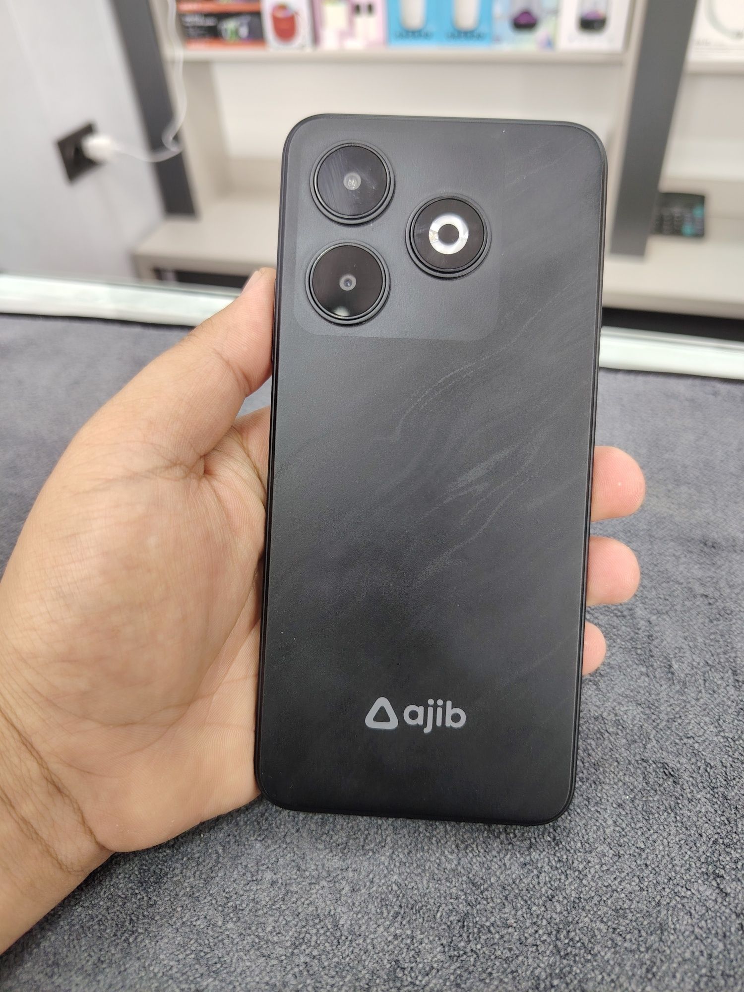 Ajib telefoni kafolati bilan