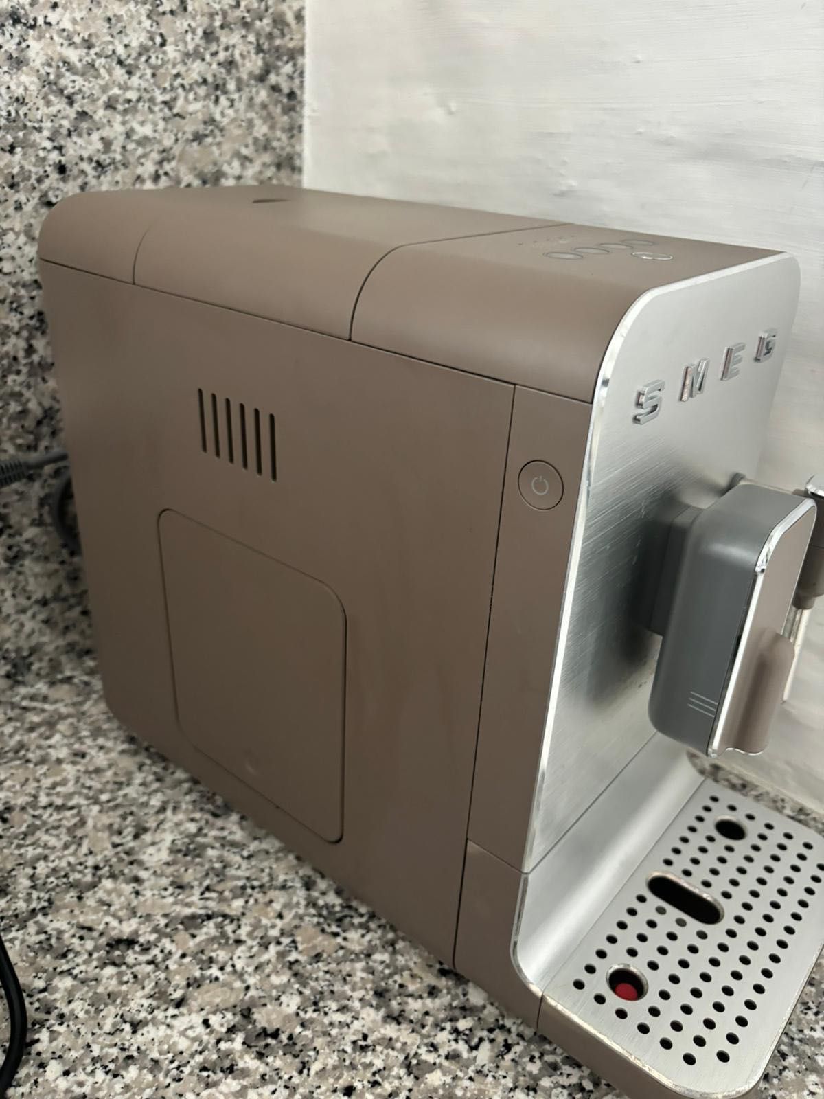 Aparat de cafea SMEG BCC02WHMEU, 19 bar, 1,4L, crem