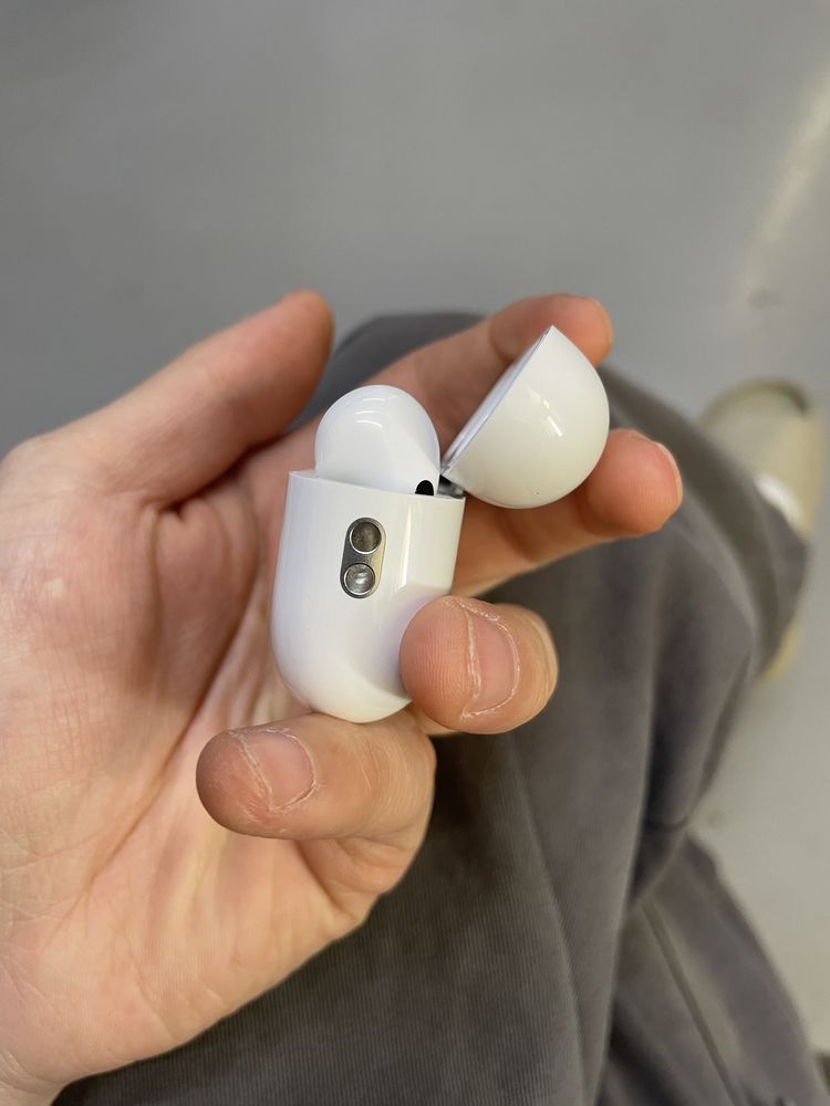 Iphone 12 64 гб с каробой + Airpods pro 2