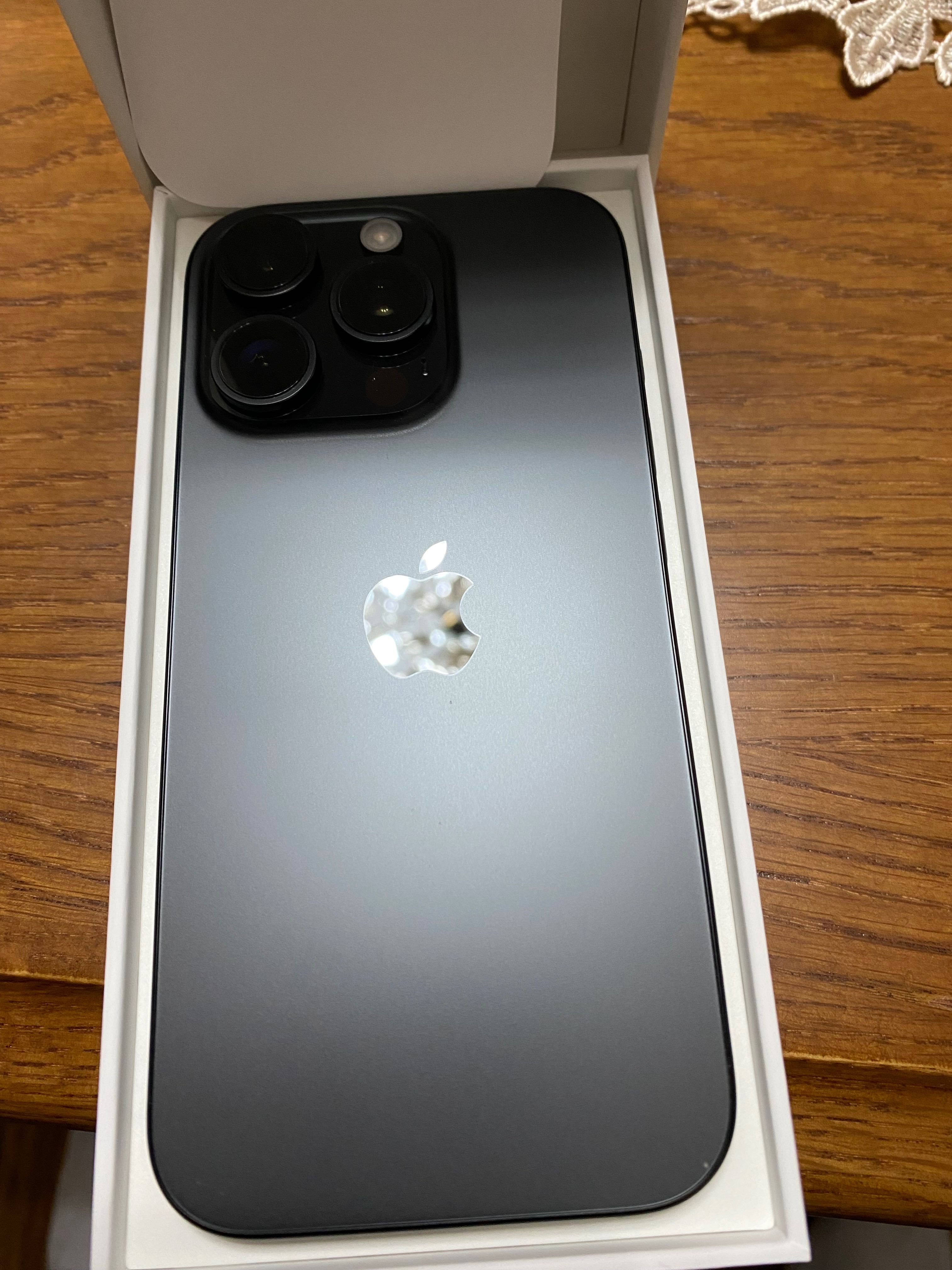 iPhone 16 pro 512GB black titanium