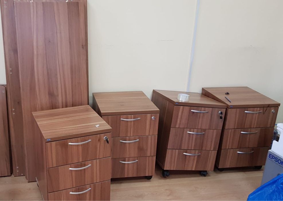 офисная мебель, всё новое, срочно торг
