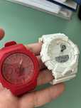 Два часовника G-shock
