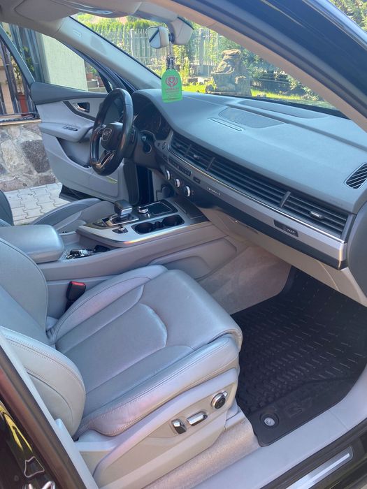 Audi Q7, foarte intretinuta, fara defecte si altele ascunse!Nu schimb!