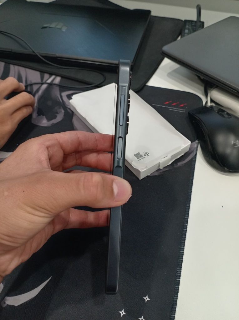 продам а16, 256 гигабайт чёрные