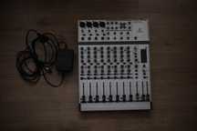 Behringer MX1604A
