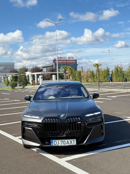 BMW M7 BMW 760e xDrive – Cashmere, Sky Lounge, TV 31”, Cristale, Bowers & Wil