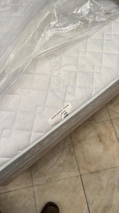 Paturi din catifea cu saltele profesionale