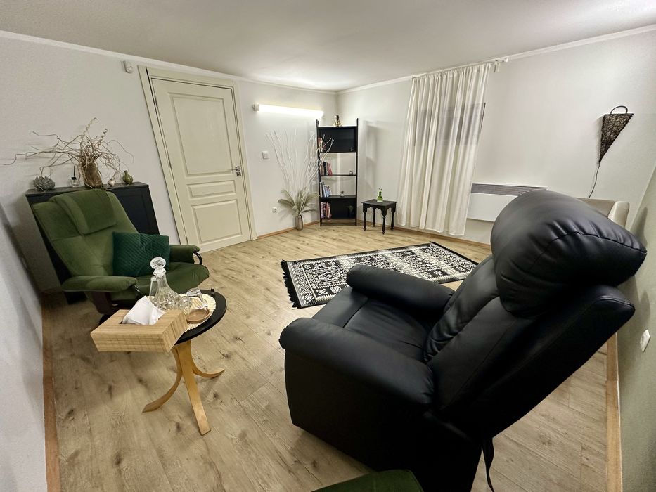 Имот ПОД НАЕМ, подходящ за офис, учебен център адв.Кантора и др.