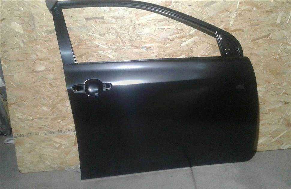 суппорт радиатора(телевизор)Двери Каролла Королла 180/Corolla 14-