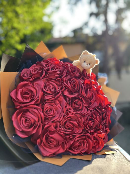 Buchete /aranjamente florale: trandafiri satin